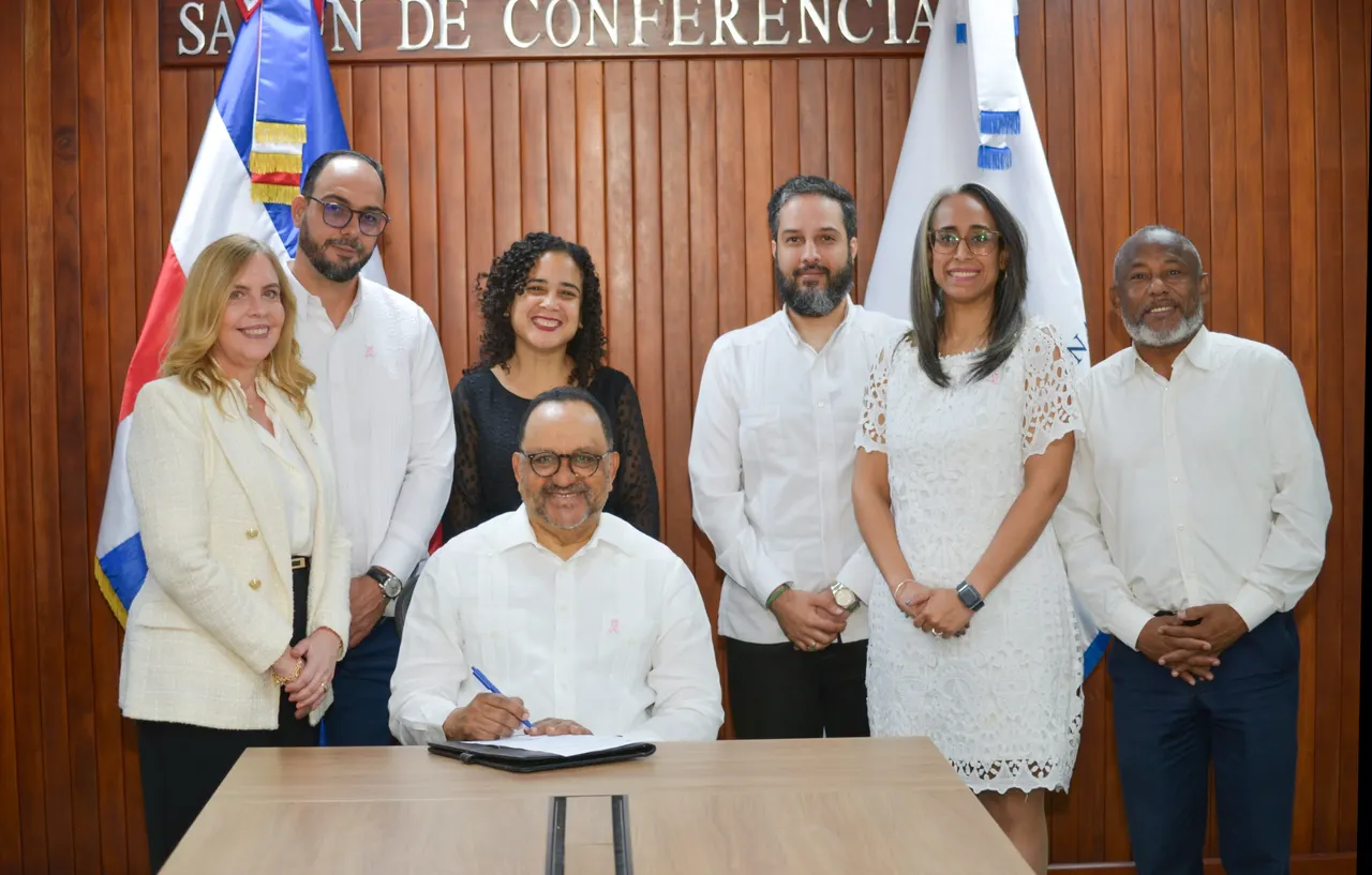 Juramentan comité electoral para elecciones de comisión gubernamental