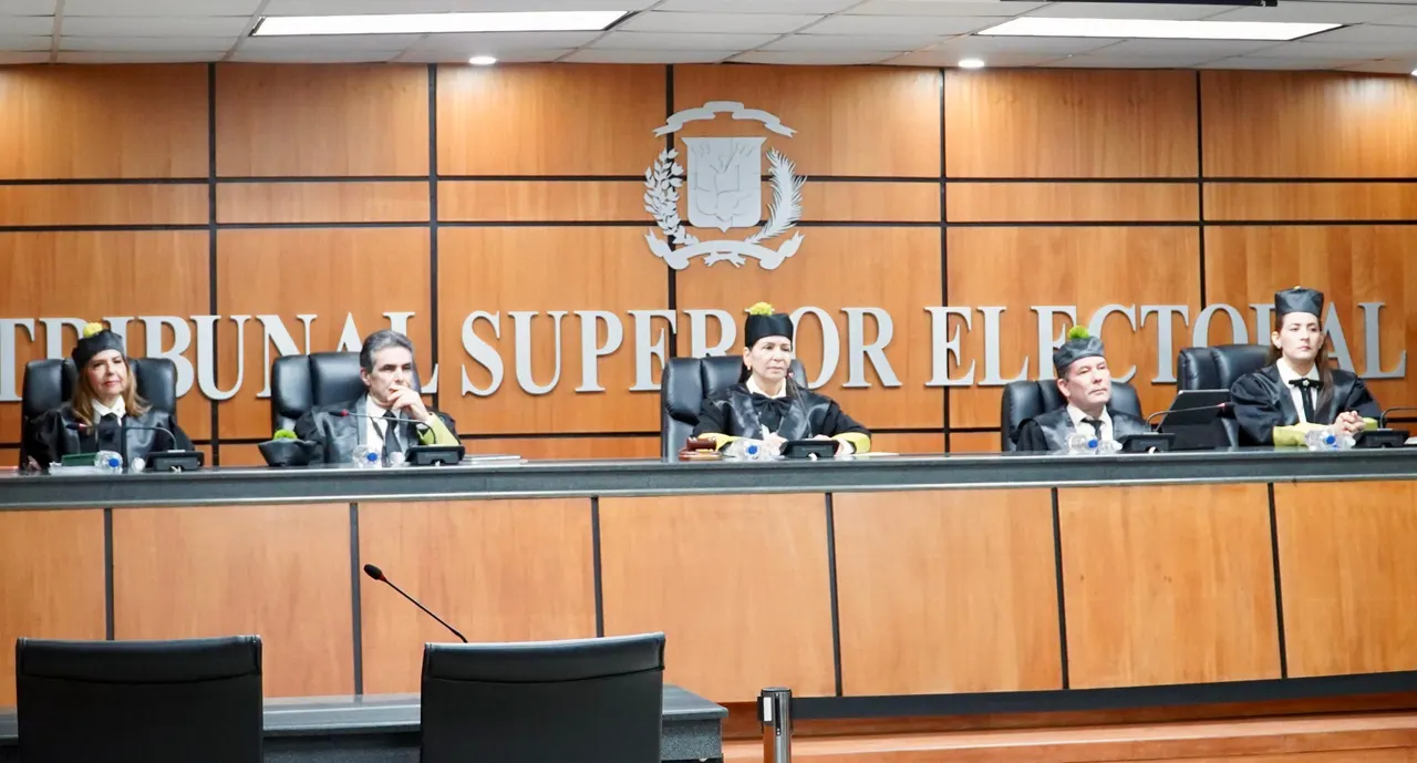 TSE cancela audiencia contra la Fuerza del Pueblo