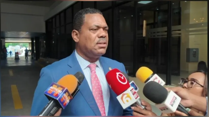 Aumento del marbete provoca críticas de la oposición