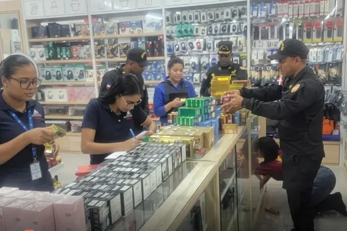 Inspecciones en tiendas chinas revelan graves irregularidades laborales