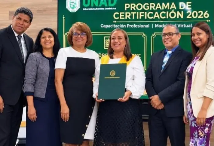 Fundación Manos Arrugadas capacita a su personal para mejorar servicios a adultos mayores