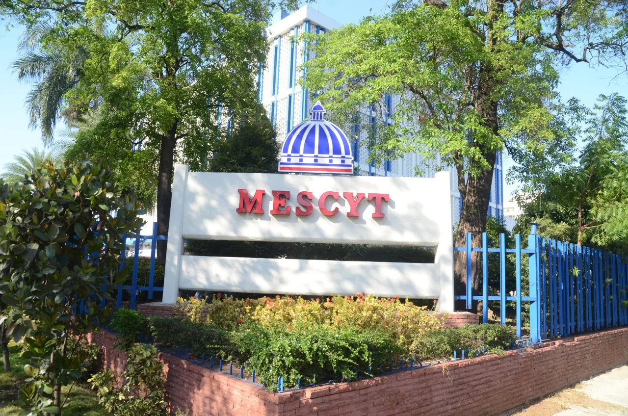 MESCyT lanza convocatoria para el Inglés de Inmersión
