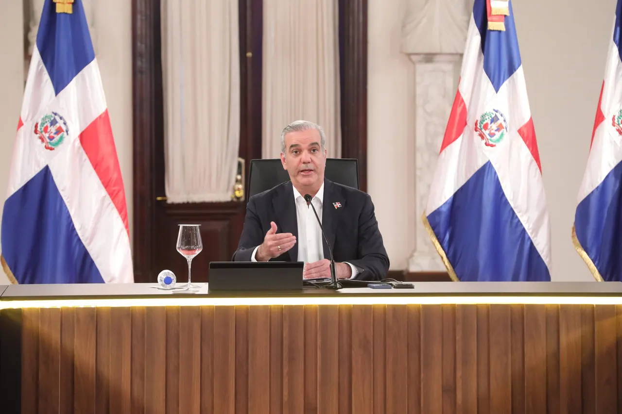 Abinader dice que Bukele puede venir a República Dominicana si lo decide