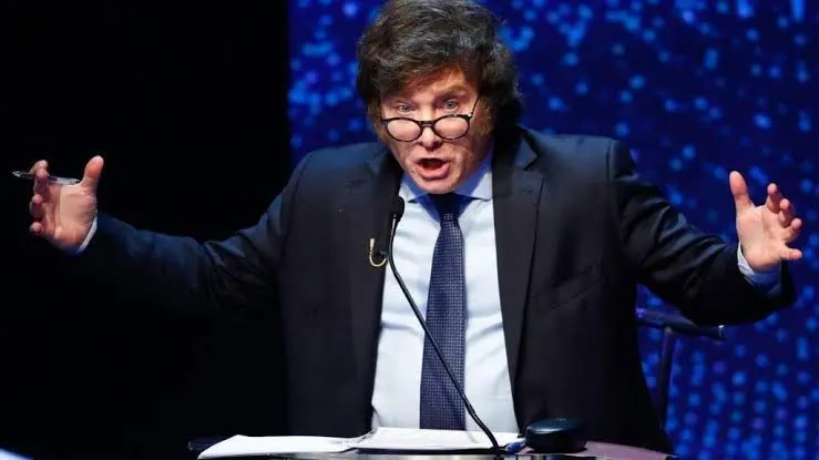 Milei llama 'impresentable dictador' a Pedro Sánchez en Madrid