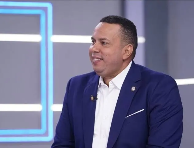 Diputado elogia saneamiento de cañada en Los Girasoles