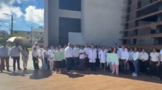 Médicos apoyan a psiquiatra Ylsa Quero frente a la Ciudad Judicial