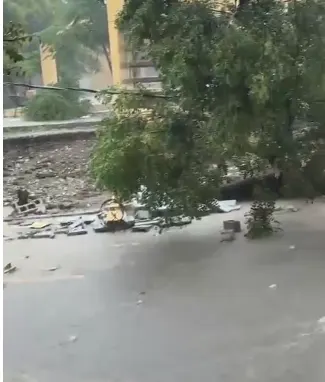 Lluvias causan derrumbe parcial en liceo Juan Bosch de Sabana Yegua