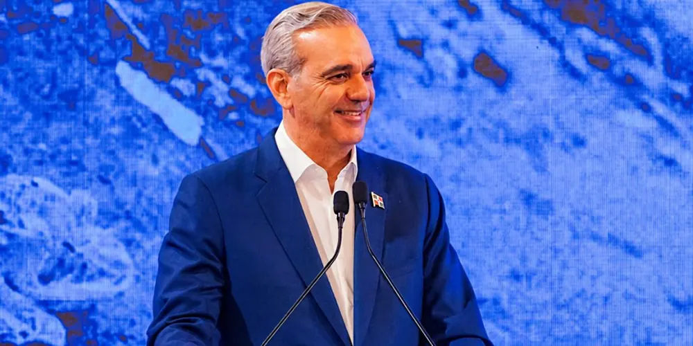 Abinader nombra a 25 funcionarios en embajadas y consulados