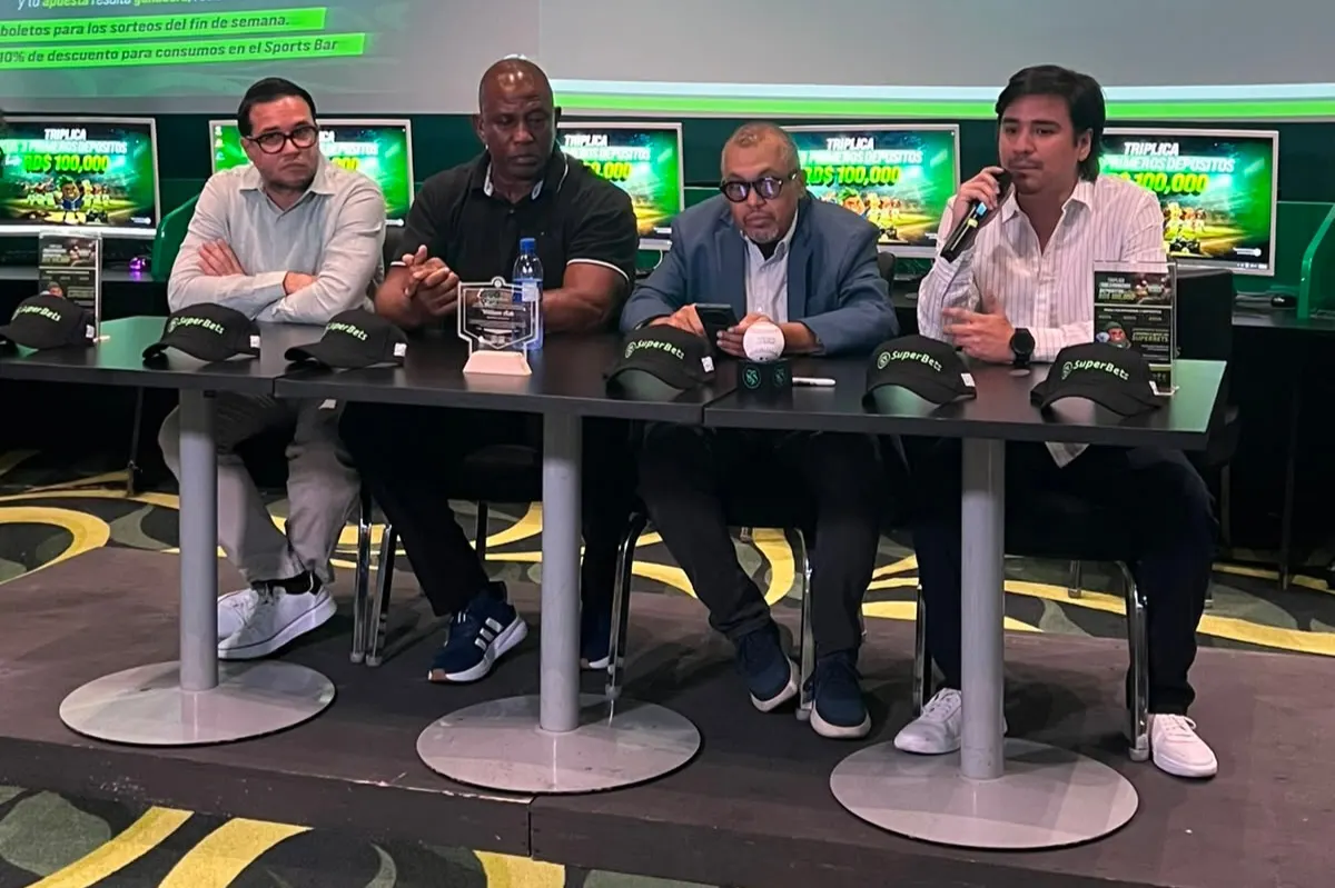 Adonis Medina y Harold Ramírez ganan premios por su desempeño en el béisbol dominicano