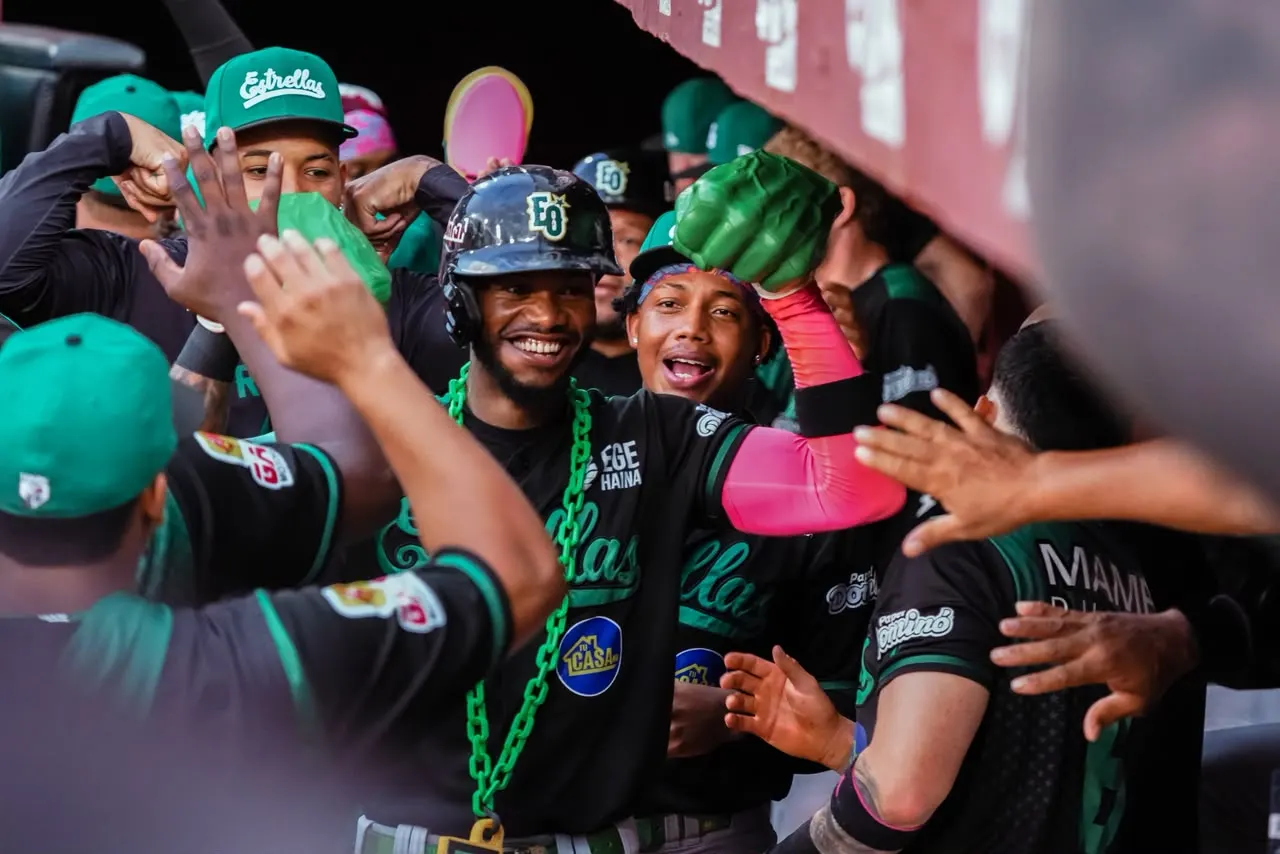 Estrellas vencen a Gigantes y siguen invictas