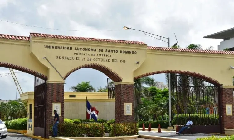 UASD suspende clases y labores administrativas por lluvias e inundaciones