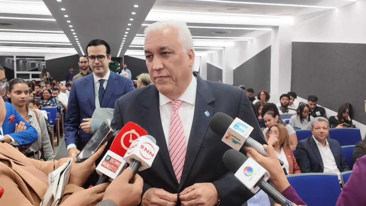 Rector de UNAPEC pide mejorar resultados de las pruebas PISA