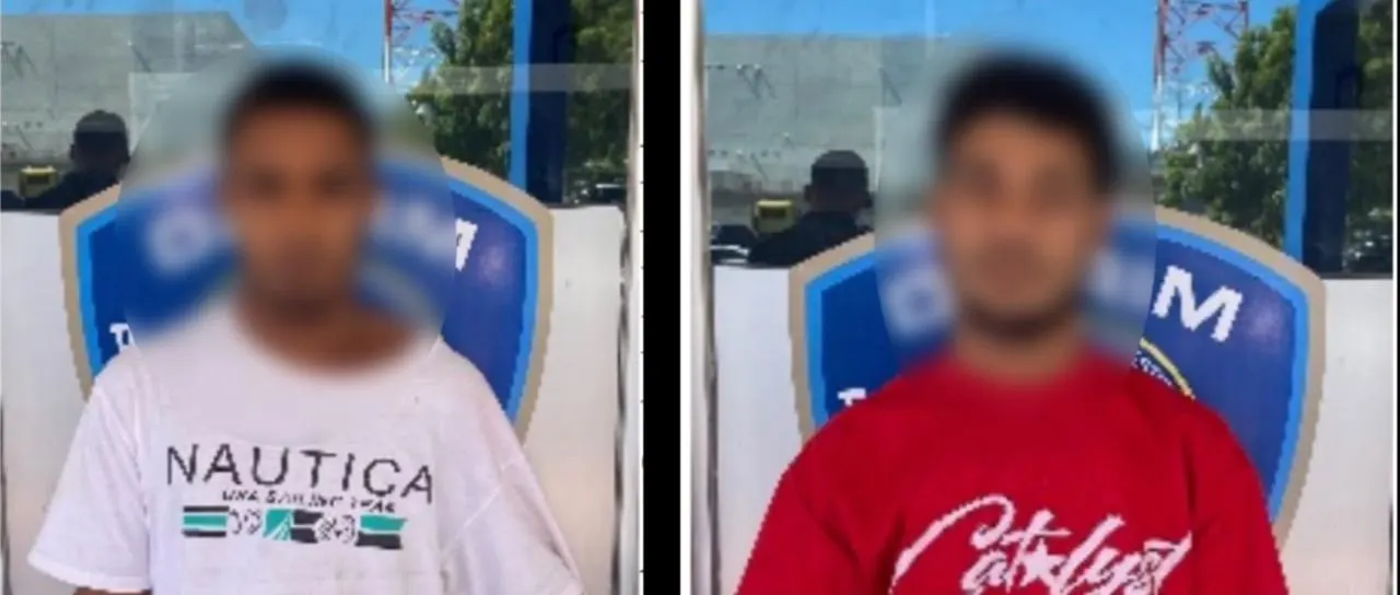 Capturan a dos hombres por robo en joyería de Santiago