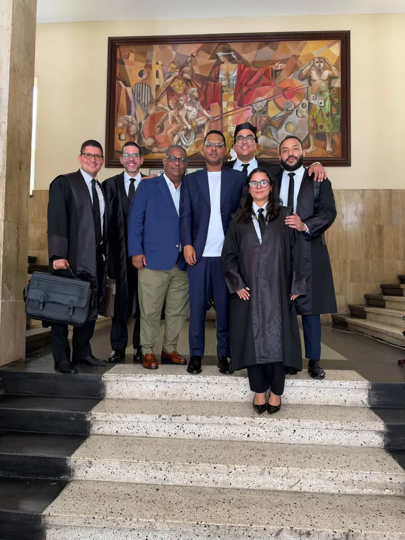 Justicia descarga a Alofoke en caso de difamación contra Manolo Ozuna