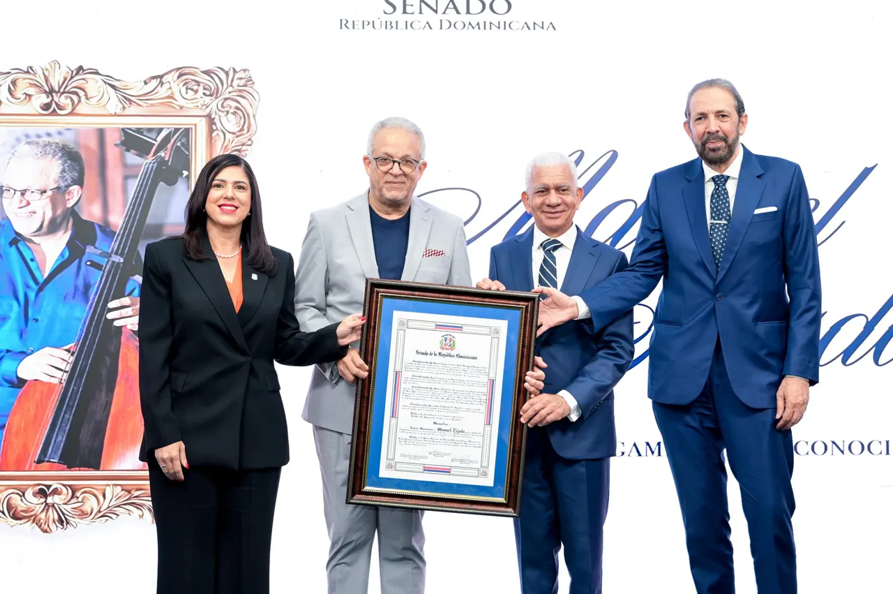 Senado reconoce a Manuel Tejada y Elsa Núñez por su aporte al arte dominicano