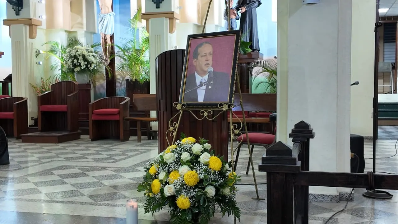 Sigfrido Pared Pérez recuerda a su hermano Reinaldo durante misa conmemorativa