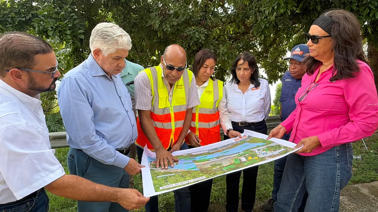 Eduardo Estrella insiste en que obra en Punta Balandra no se detiene