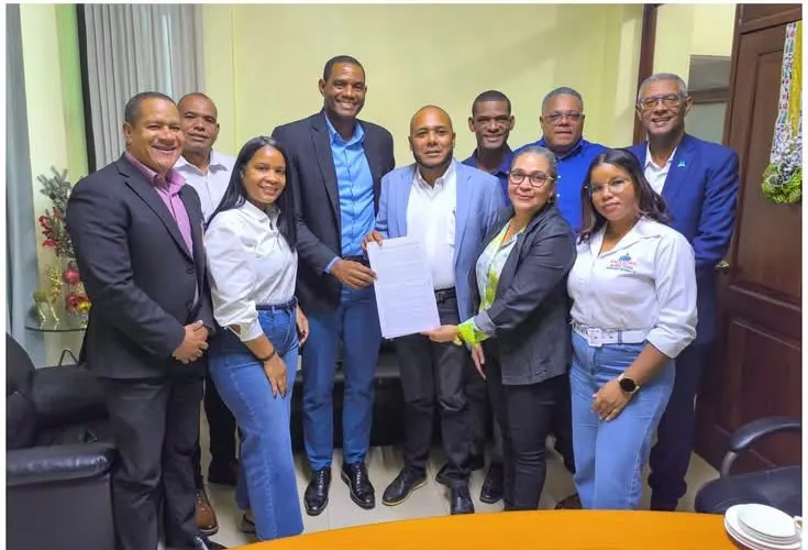 CoopCandelaria y Educación de Monte Plata ofrecen capacitación financiera a estudiantes