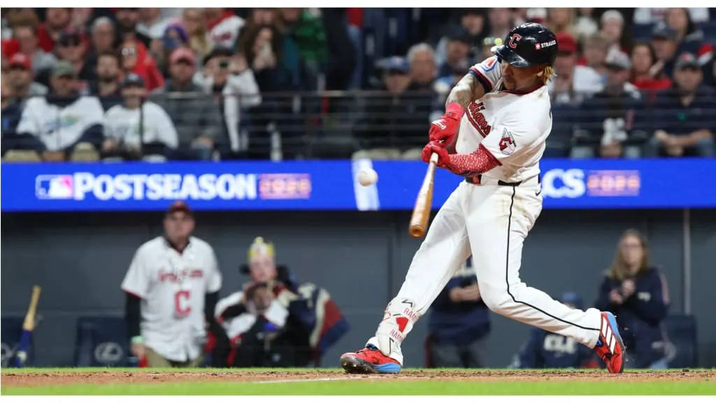 José Ramírez rompe récord en postemporada, pero Cleveland cae