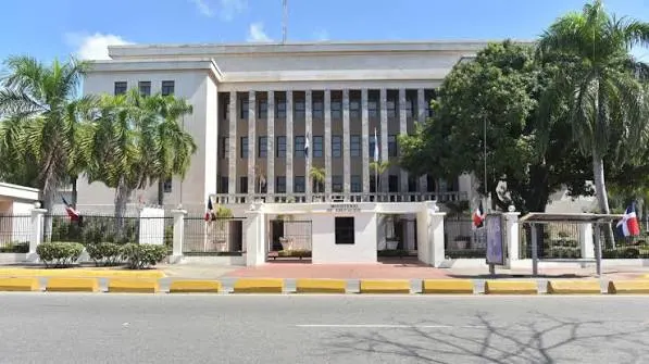 Minerd autoriza suspensión de clases en zonas vulnerables por alerta climática