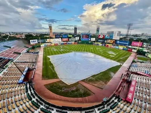 Lluvias posponen dos partidos de la pelota invernal