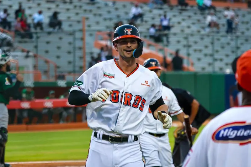 Jared Oliva vuelve a los Toros del Este