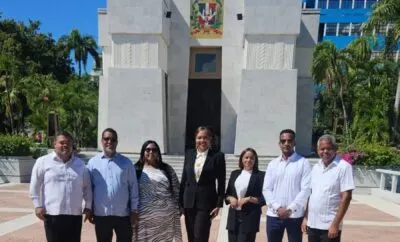 Sodomedi celebra 8 años con ofrenda en el Altar de la Patria