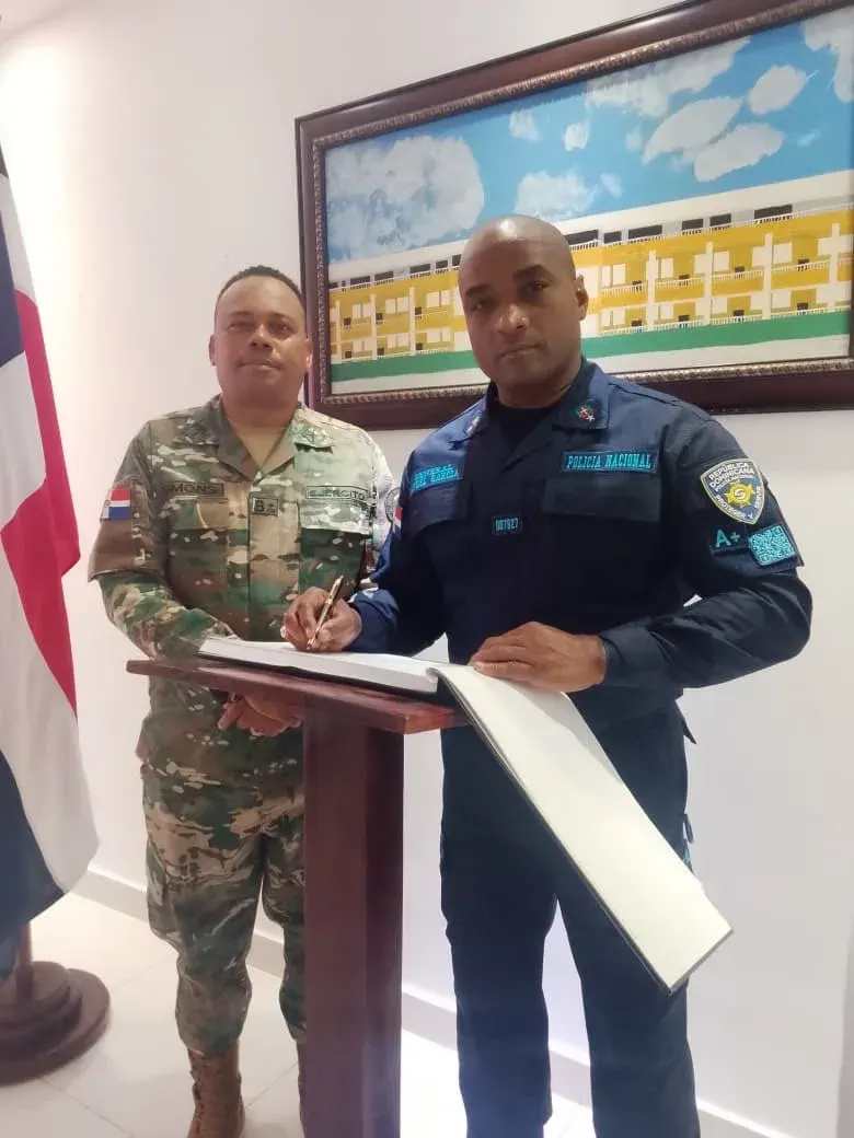 Estudiantes del Centro Educativo Militar muestran avances en robótica