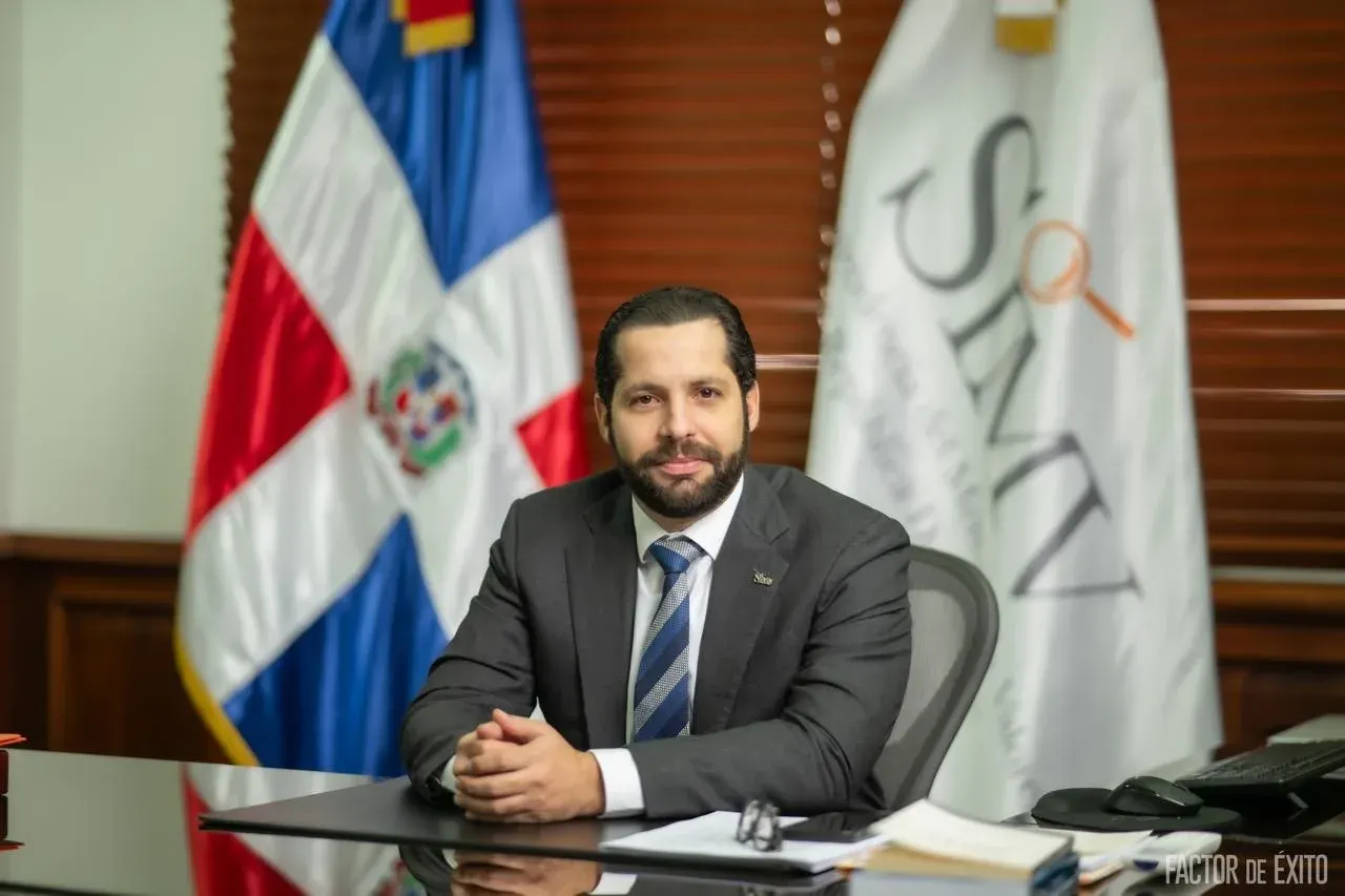 SIMV destina $5,900 para interpretar una ley, a pesar de gastar RD$16.7 millones en empleados especializados