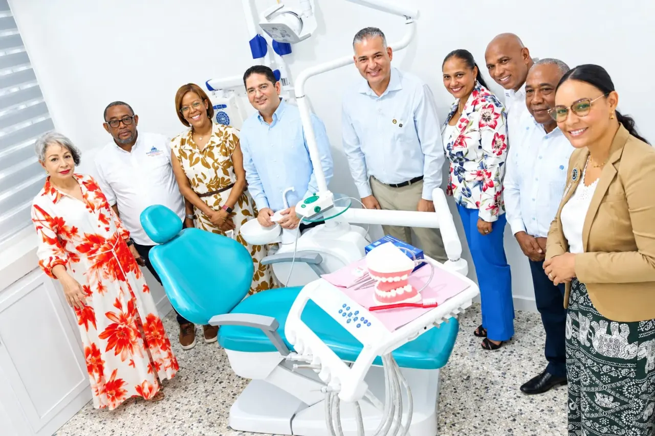 INABIE pone en marcha dos módulos odontológicos en Monte Plata y Baní