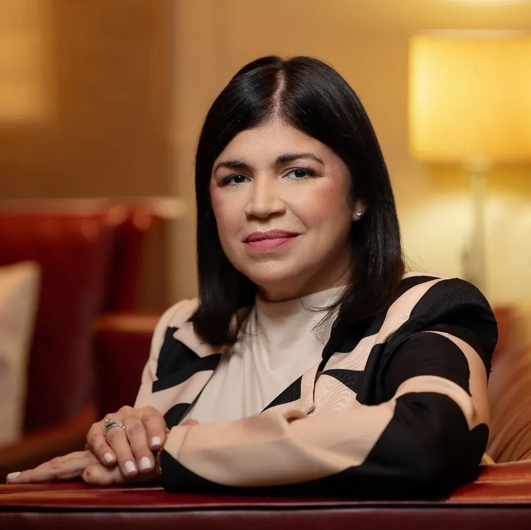 Psicóloga advierte sobre relaciones desiguales y manipuladoras