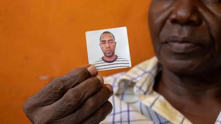 Dominicano deportado desaparece tras ayudar a un anciano en naufragio