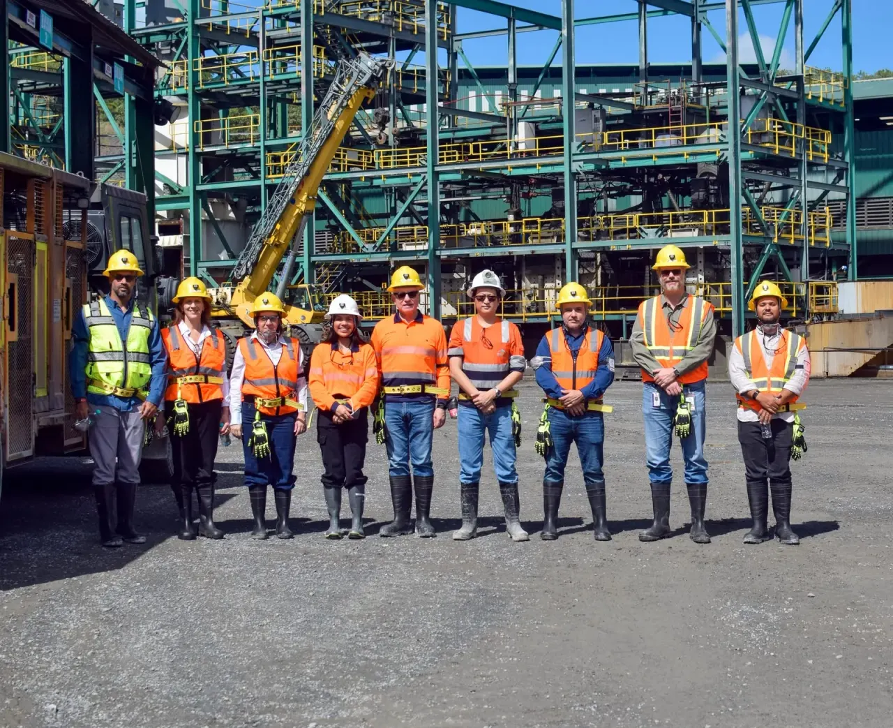 CORMIDOM muestra prácticas de minería responsable a representantes de CAMIPE
