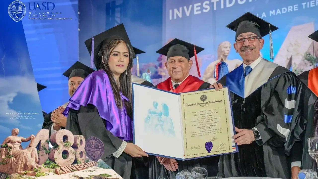 UASD celebra su aniversario 488 y entrega 3,589 nuevos profesionales