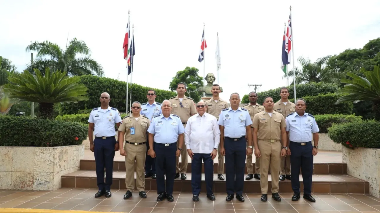Ministerio de Defensa y MESCyT impulsan cooperación para fortalecer formación técnica