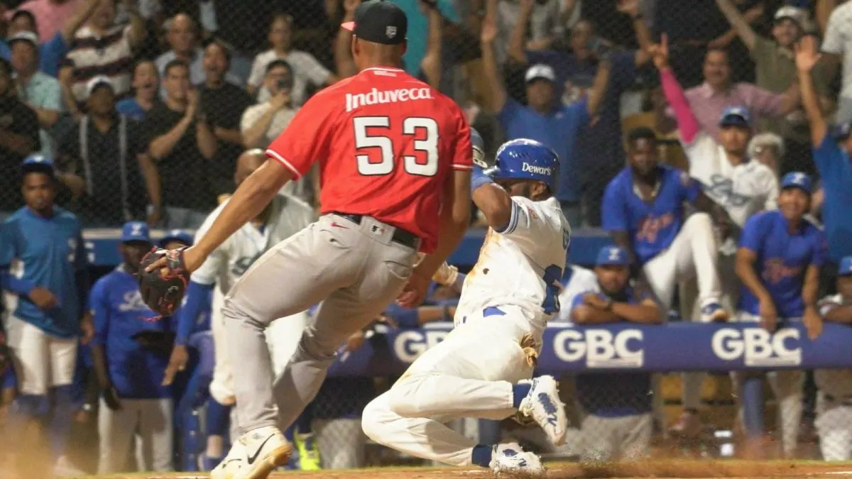 Licey gana al Escogido gracias a un rally en la décima entrada