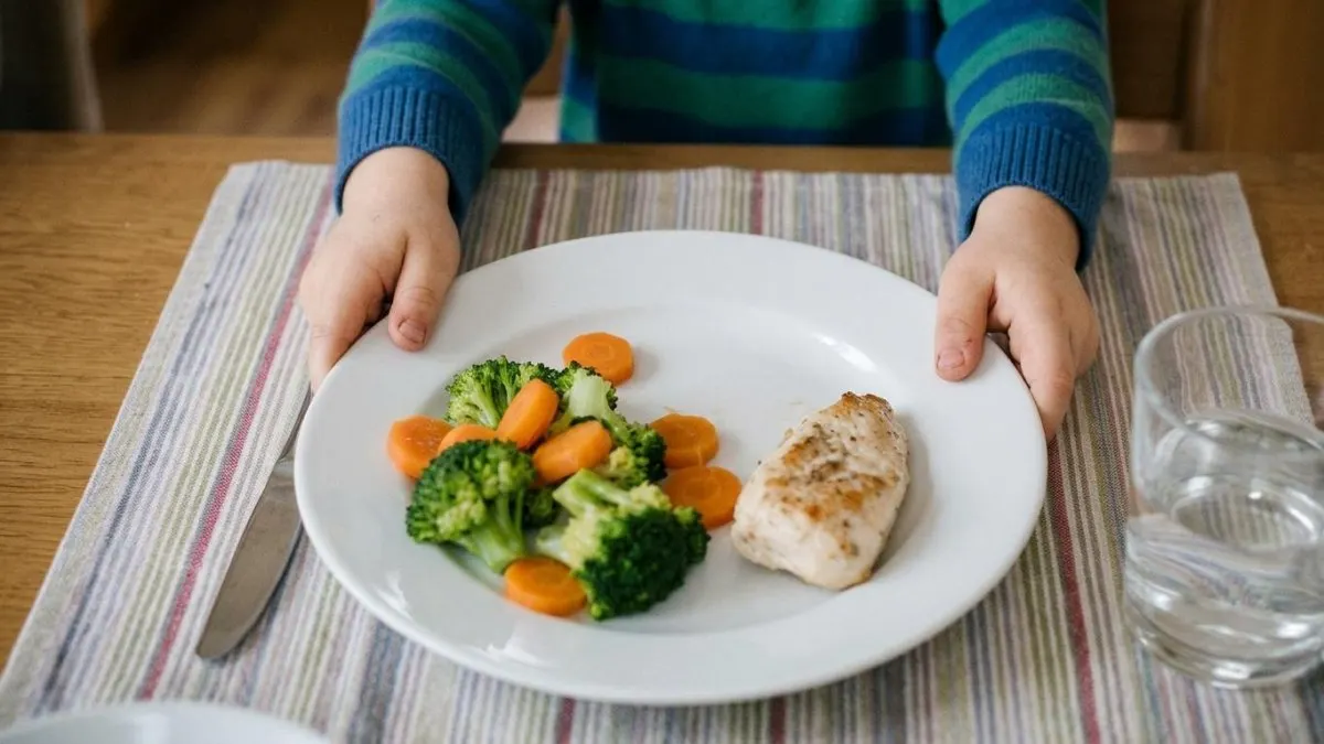 No obligues a tu hijo a terminar la comida, dice una experta