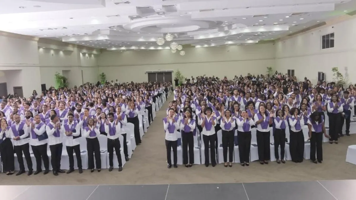 Isfodosu entrega diploma a 1,093 nuevos maestros