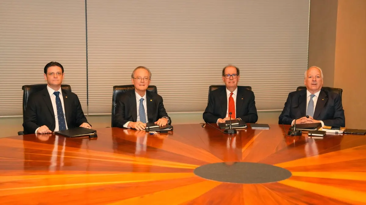 Manuel Grullón asume como presidente del Grupo Popular