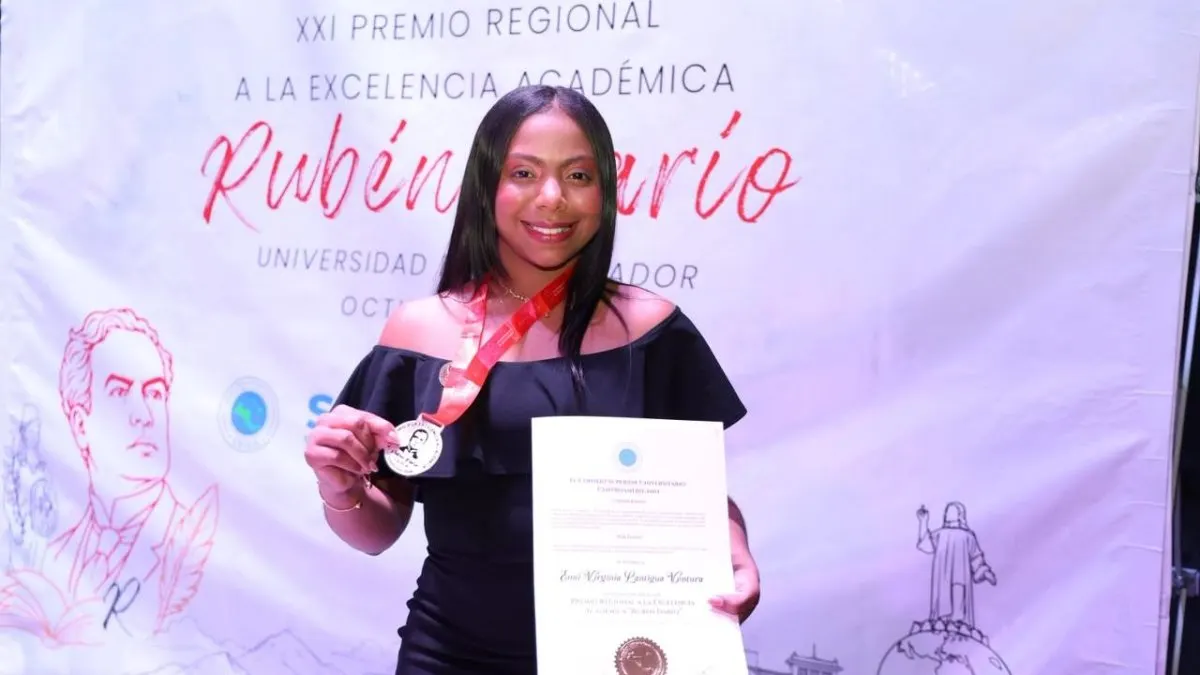Joven de Nagua destaca en premio académico internacional