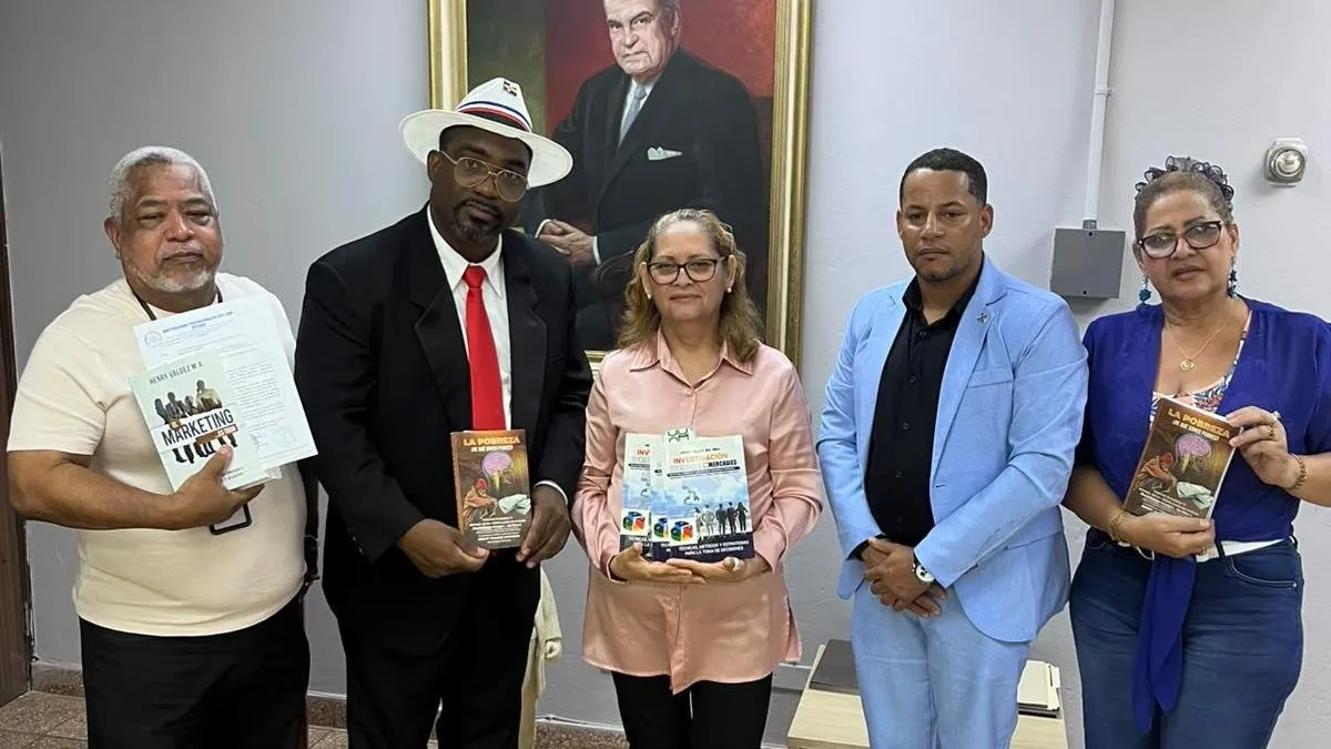 Académico dominicano presenta sus obras en Panamá