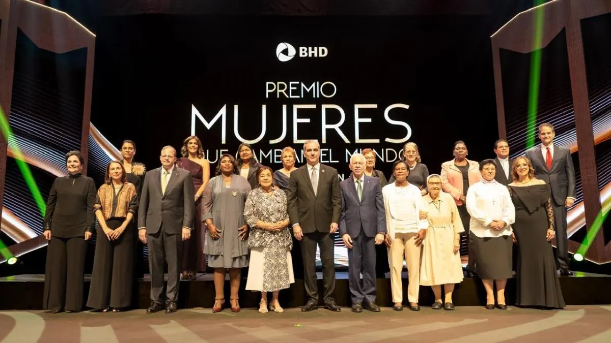 Once mujeres dominicanas reconocidas por su labor en educación, salud e inclusión