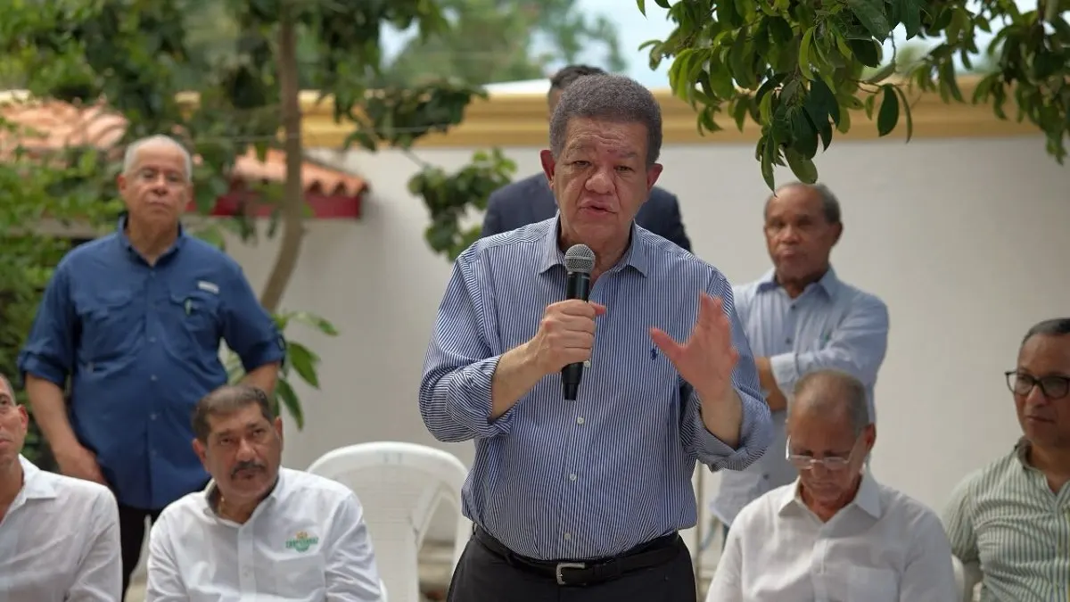 Leonel Fernández pide unidad para proteger la producción arrocera