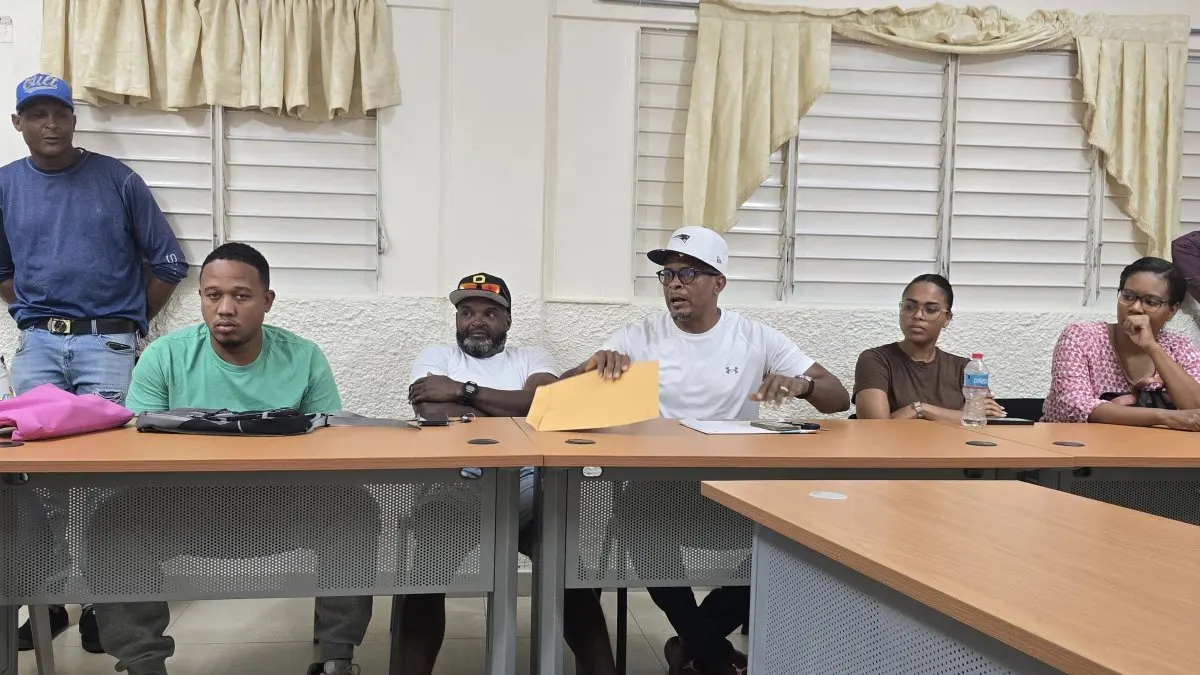 Comerciantes del Malecón de Andrés y Boca Chica denuncian retrasos en obras de INAPA