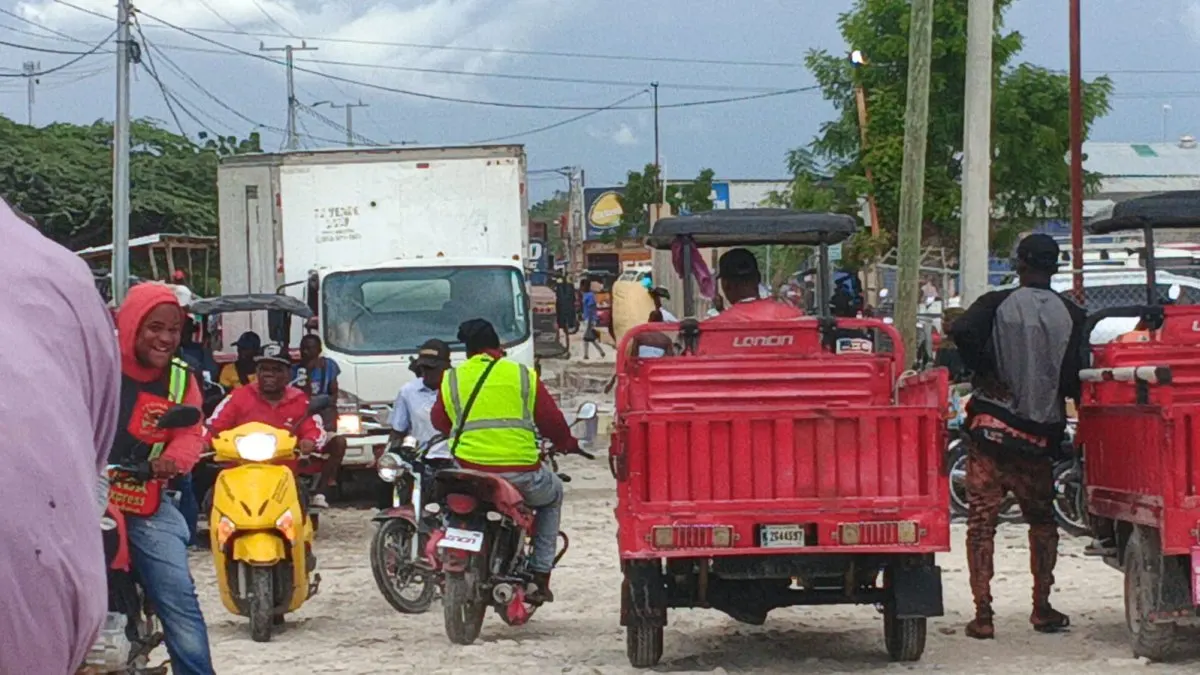 Comercio en Pedernales sigue normal pese a crisis en Haití