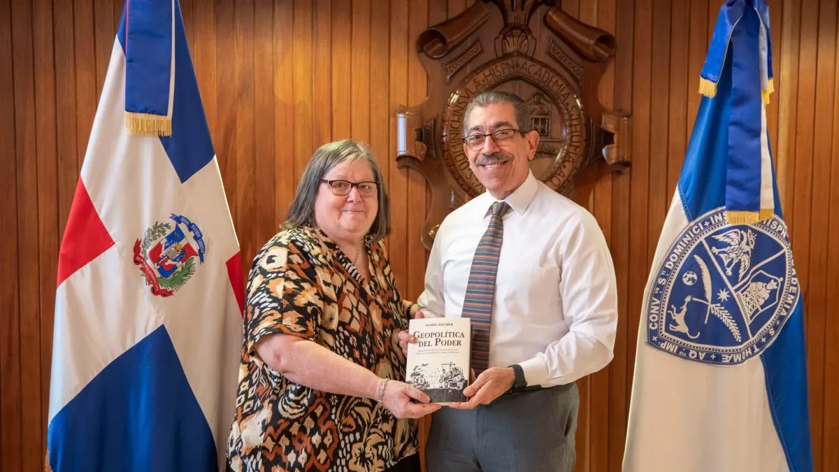Rector de la UASD recibe a escritora alemana Isabel Rauber