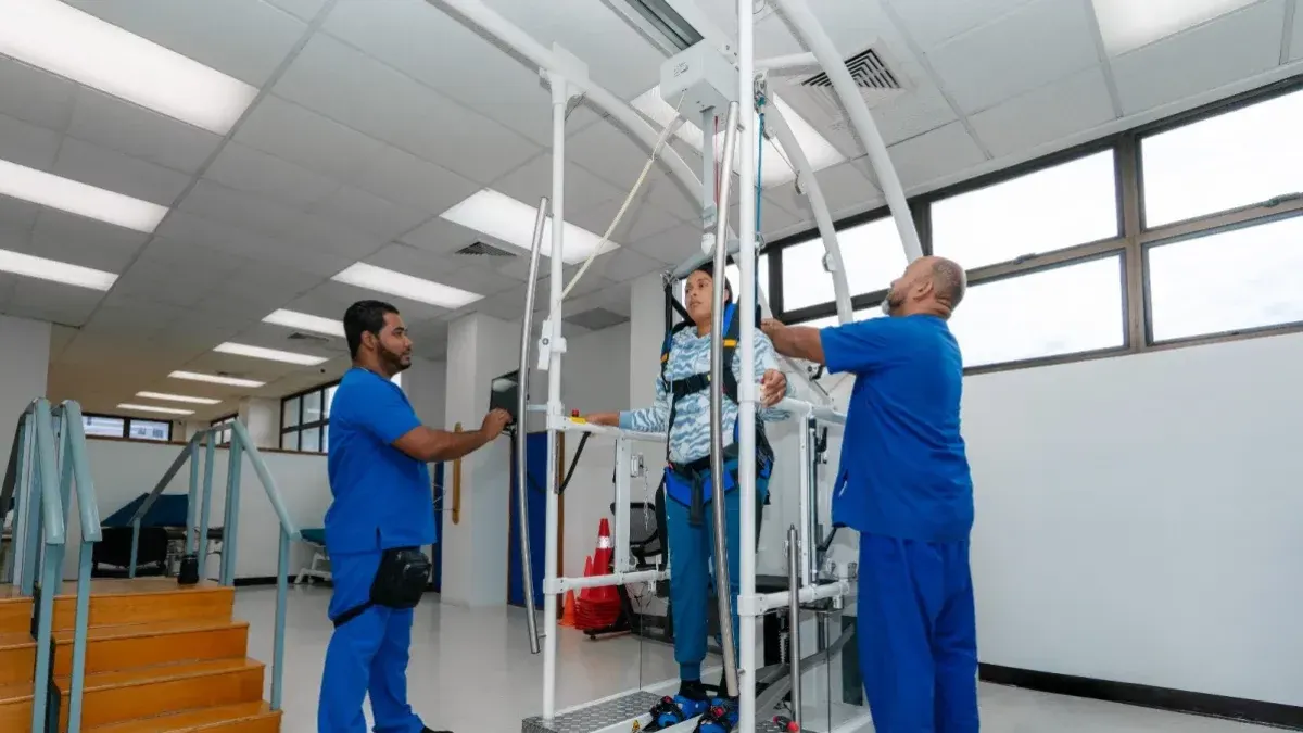 Hospital Plaza de la Salud recibe robot para mejorar rehabilitación
