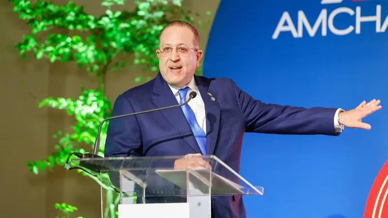 Magín Díaz dice que se necesitan más ingresos para sostener la inversión pública