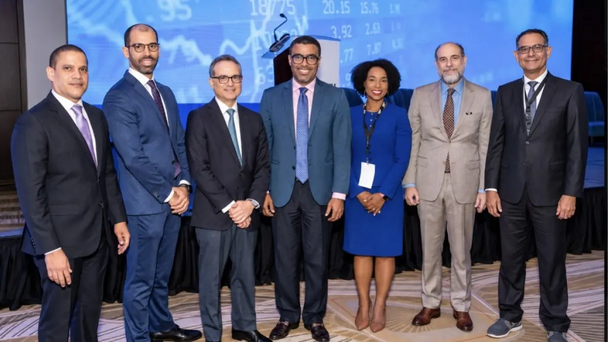 Expertos analizan retos económicos en el Financial Summit 2026