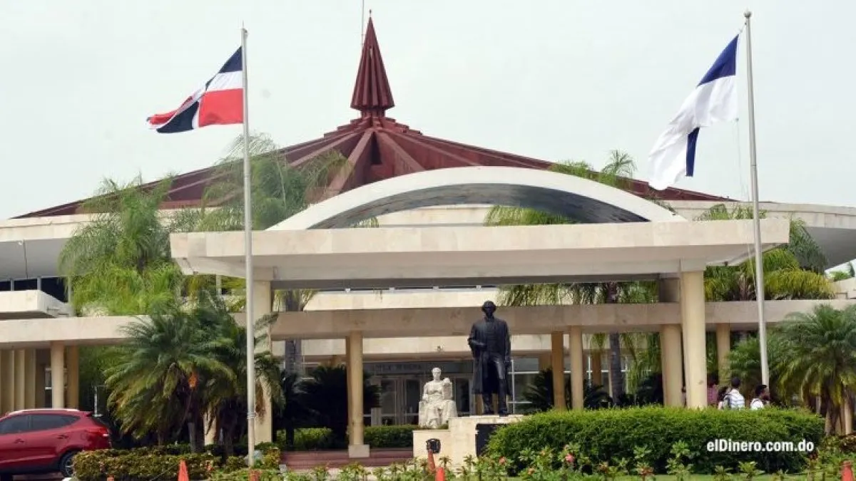 UASD suspende clases en provincias con alerta amarilla por lluvias